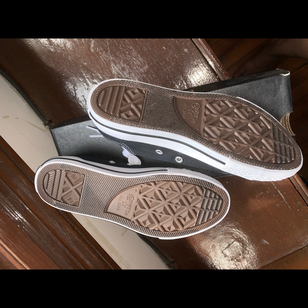 Converses - Picture 4 of 4